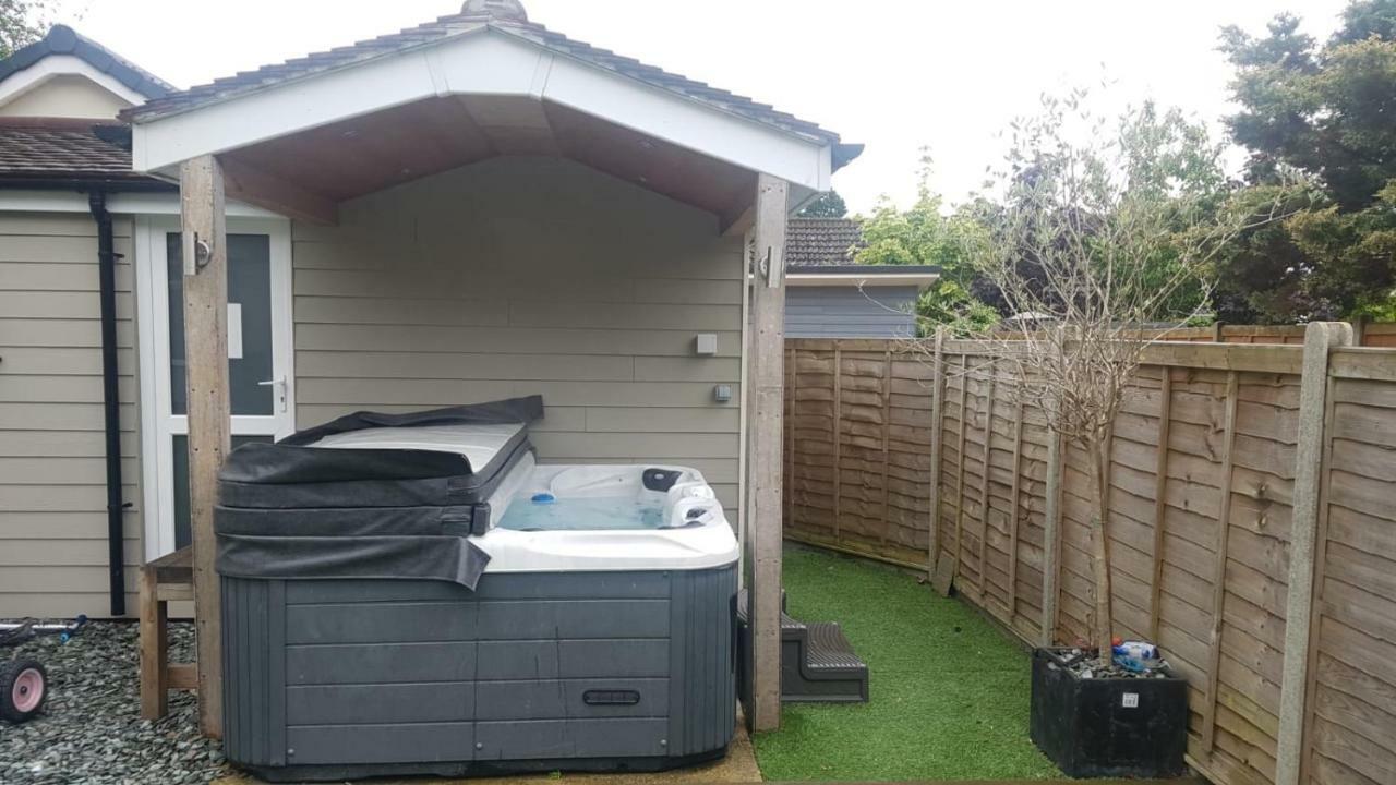 Four Corners Holiday Home Hot Tub & Sauna فيرنداون المظهر الخارجي الصورة